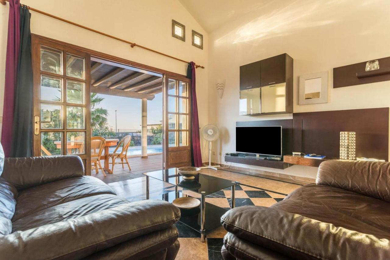 Villa Tania - Villa Independiente Con Piscina Privada Playa Blanca  Eksteriør billede